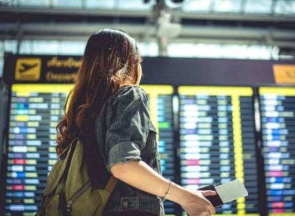 a que edad puedes viajar solo en avión
